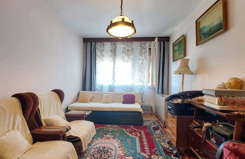 Odlican dvosoban stan na Karaburmi - slika 2
