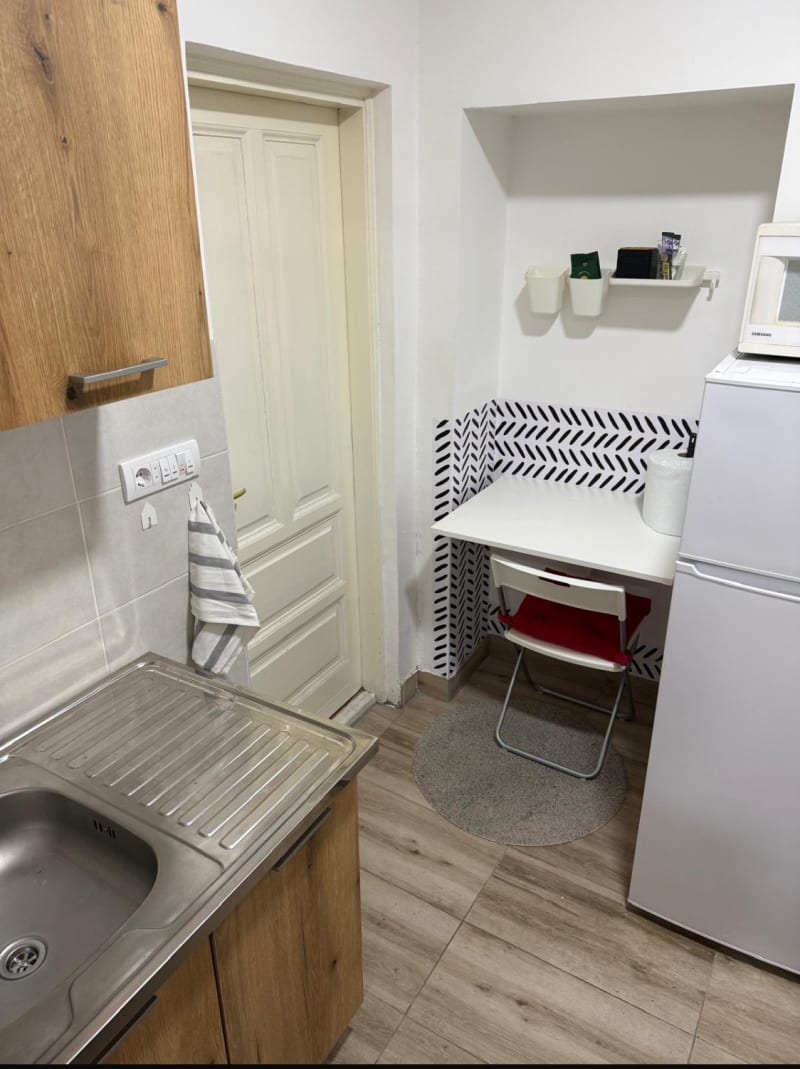 Garsonjera 30 m² – 400€ sa svim troškovima (internet, kablovska) - slika 2