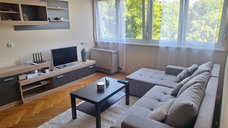 Izdaje se namešten dvosoban stan sa terasom - slika 2
