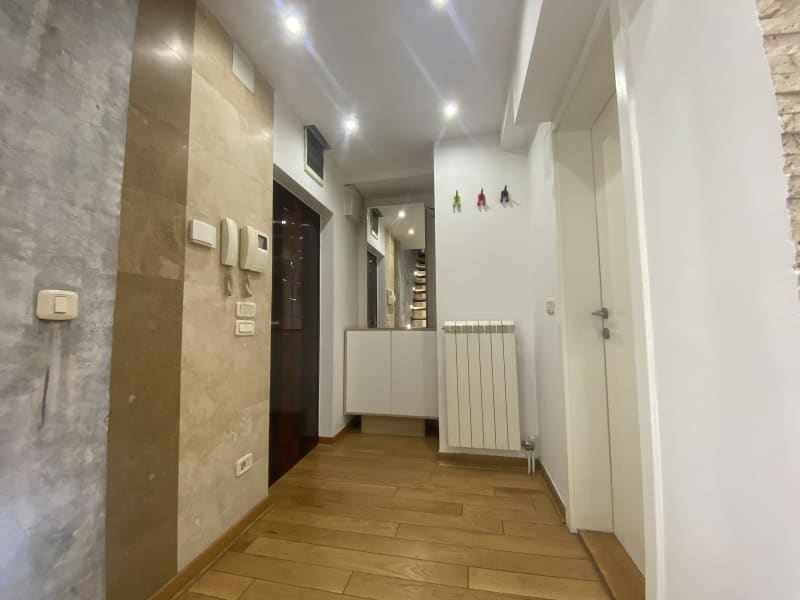 Izdaje se opremljen dupleks stan 140 m² sa garažnim mestom - slika 2