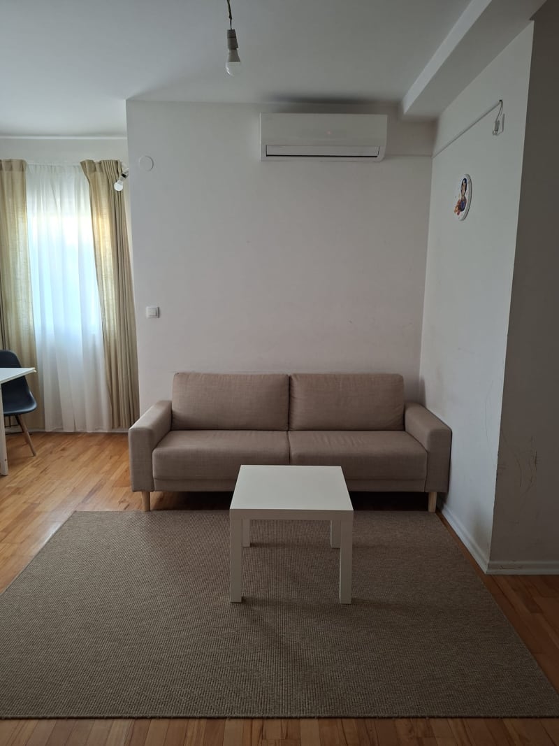 Izdavanje trosobnog stana/poslovnog prostora u Borci - slika 1