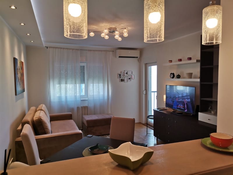 Novi Beograd, Blok 72, dvosoban, opremljen i useljiv odmah - slika 1