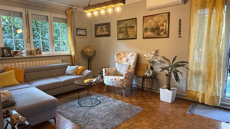 Niksicka , renoviran trosoban stan 69m2 - slika 1