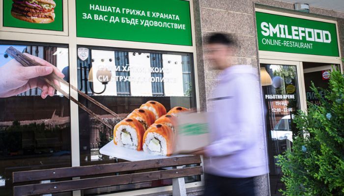 брандиране на витрина