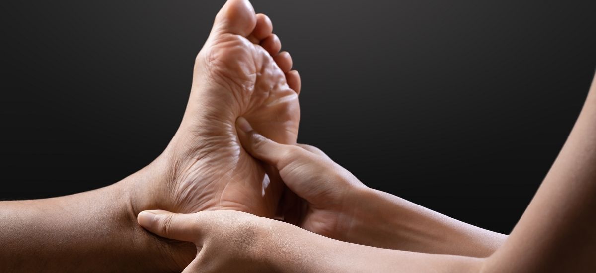 Какво представлява рефлексология на стъпалата и откъде произлиза