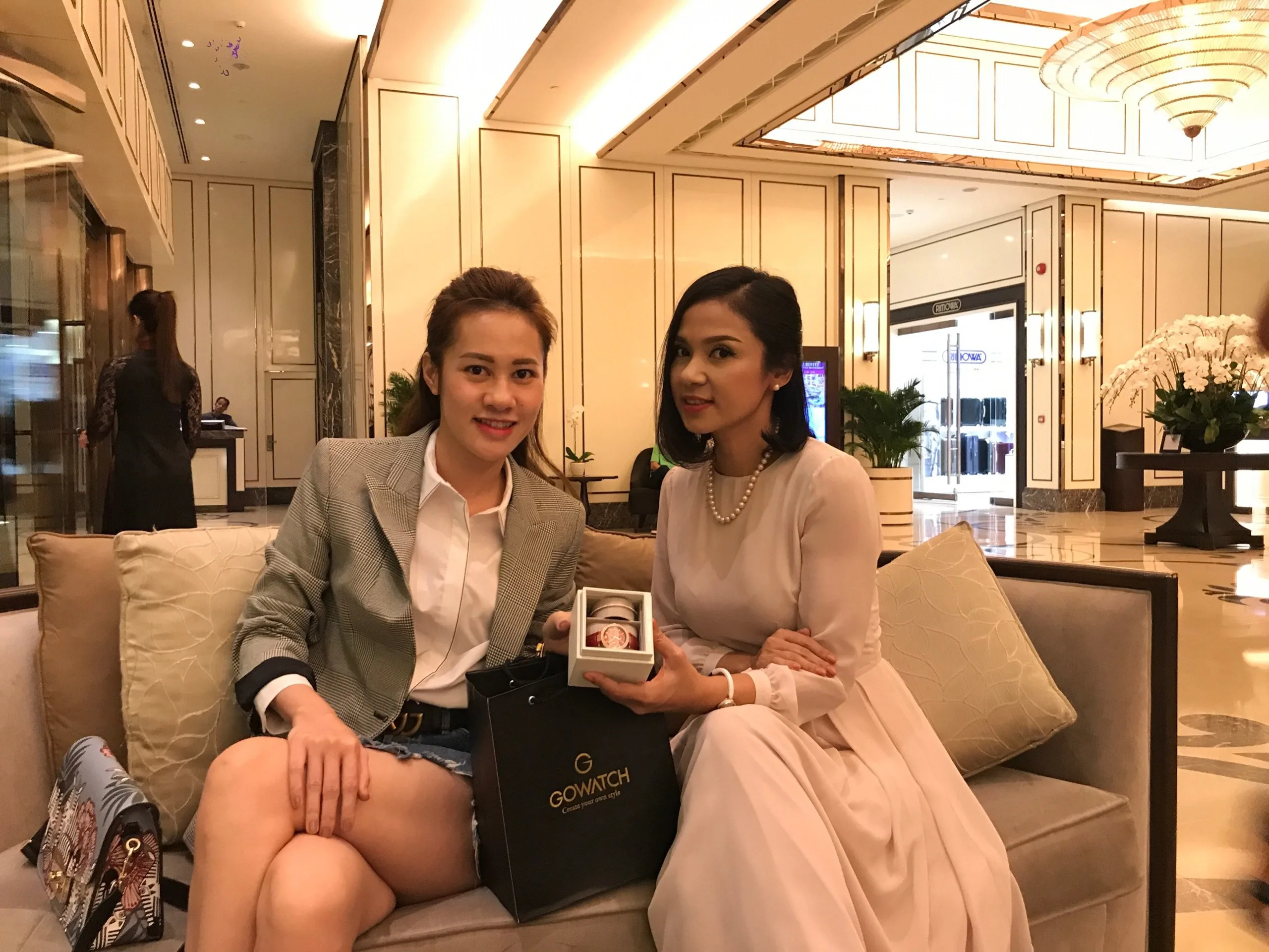 NGƯỜI ĐẸP TÂY ĐÔ : VIỆT TRINH