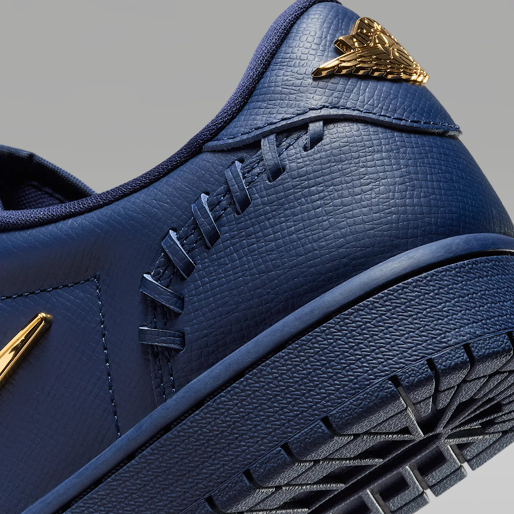 Giày Sneaker Nike Air Jordan 1 Low Method of Make – Midnight Navy Metallic Gold FN5032-400 - Ảnh 6