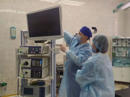 При помощи нового эндоскопического оборудования в 20-й больнице впервые выполнена лазерная литотрипсия детям с мочекаменной болезнью