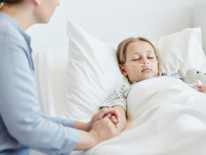 Врачи из Центра охраны материнства в Красноярском крае впервые трансплантировали собственные живые клетки больному ребёнку