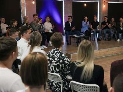 Глава региона пообщался с красноярскими КВН-щиками