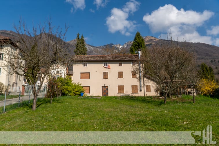 Rif. 1781 -  Casa singola con giardino in centro a Cesiomaggiore