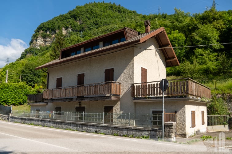 Rif.1836 - Casa indipendente con vista lago, ad Arsiè
