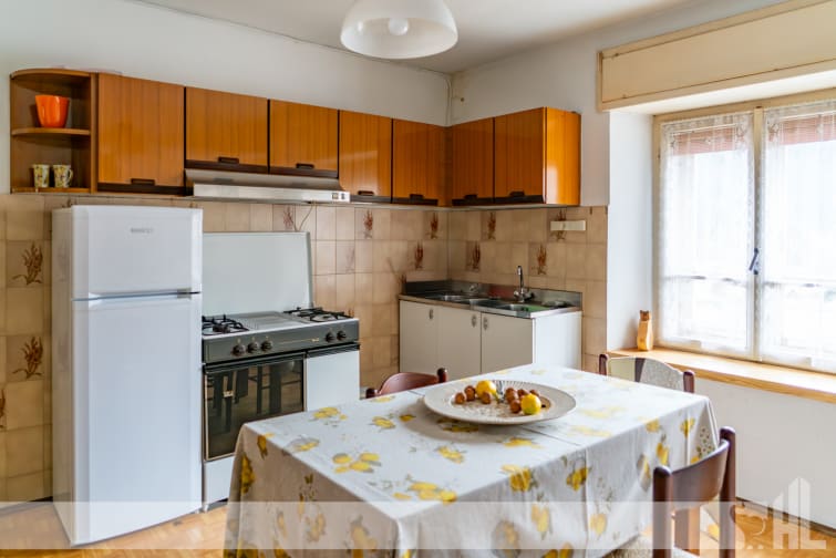 RIF.1553 - CASA INDIPENDENTE CON 4 APPARTAMENTI A SAN PIETRO DI CADORE