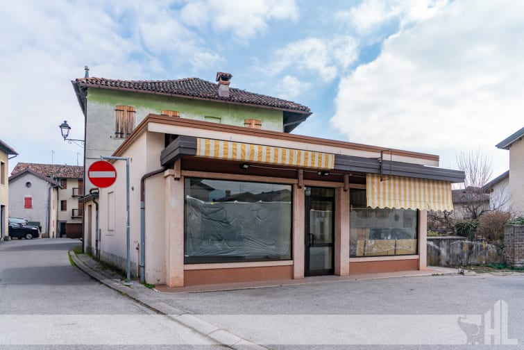 Rif.1548 - Negozio a Feltre in Viale Farra