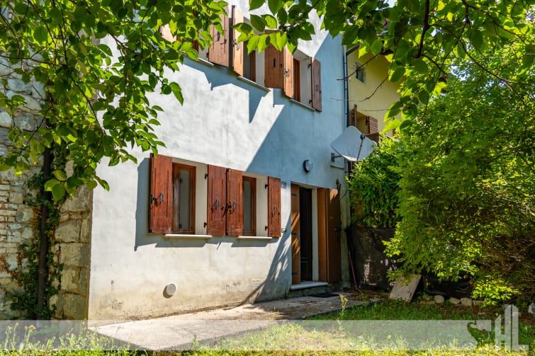 1662_T - Complesso abitativo con terreno a Tarzo