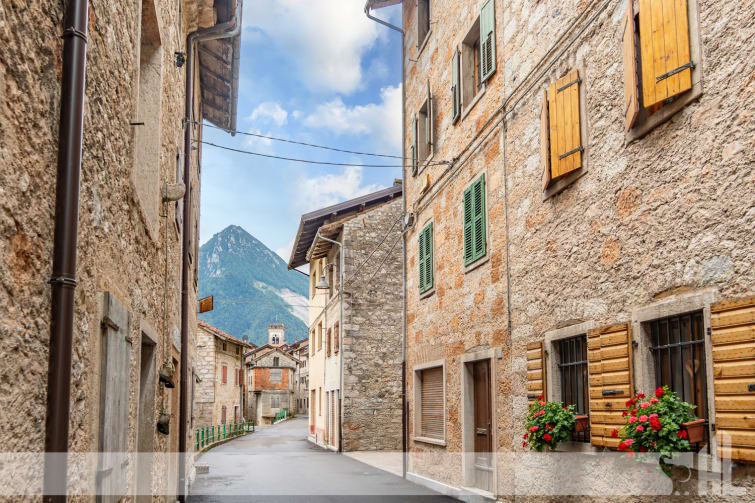 Rif. 1693 - Luminoso appartamento da ristrutturare ad Erto vecchia