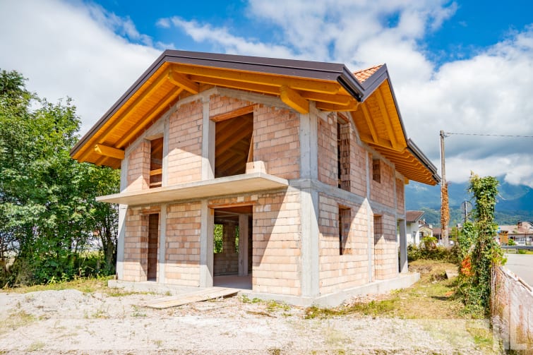 Rif. 1695 - Spaziosa casa indipendente al grezzo a Santa Giustina