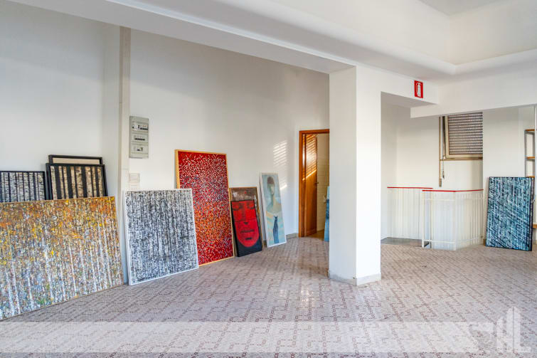 Rif. 1774 - Negozio in posizione centrale a Baldenich 