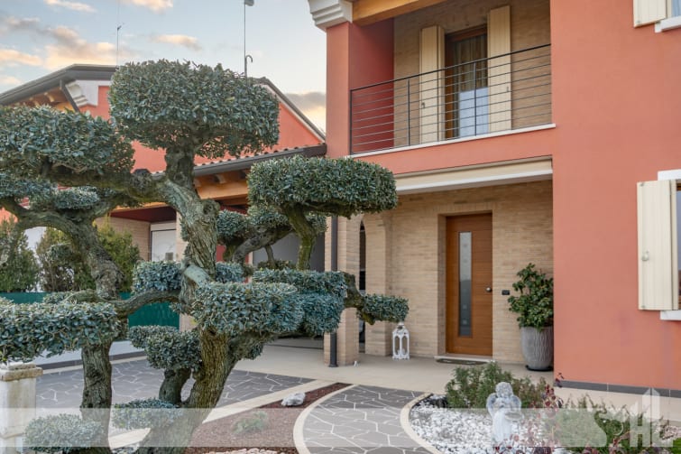 Rif. 1833_T - Villetta a schiera di testa a Vazzola