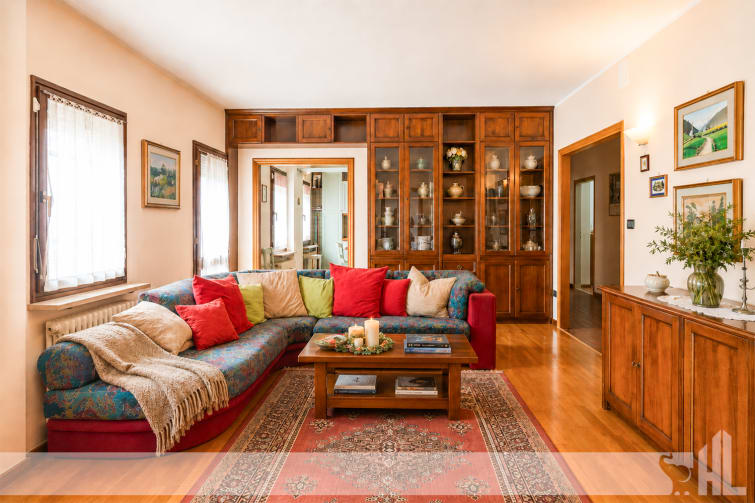 Rif. 1912 - Elegante appartamento con 3 camere e spazioso terrazzo a Tonadico