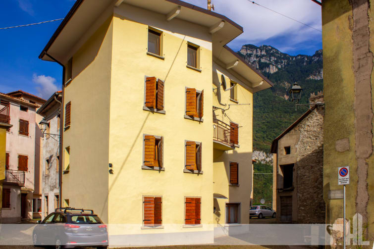 Rif. 1972 - Ampia porzione ristrutturata ad Olantreghe, Longarone