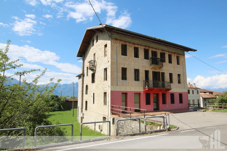 Rif. 883 - Palazzina da ristrutturare a Pellegai