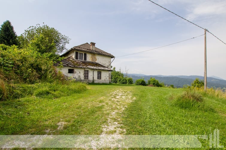 Rif. 1128_T - Casale con Terreno a Borgo Valbelluna