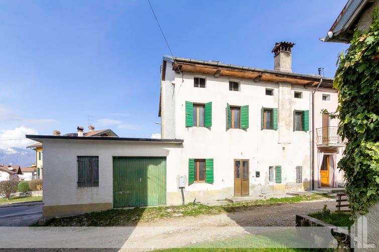 Rif. 1285 - Porzione Indipendente da Ristrutturare a Borgo Valbelluna