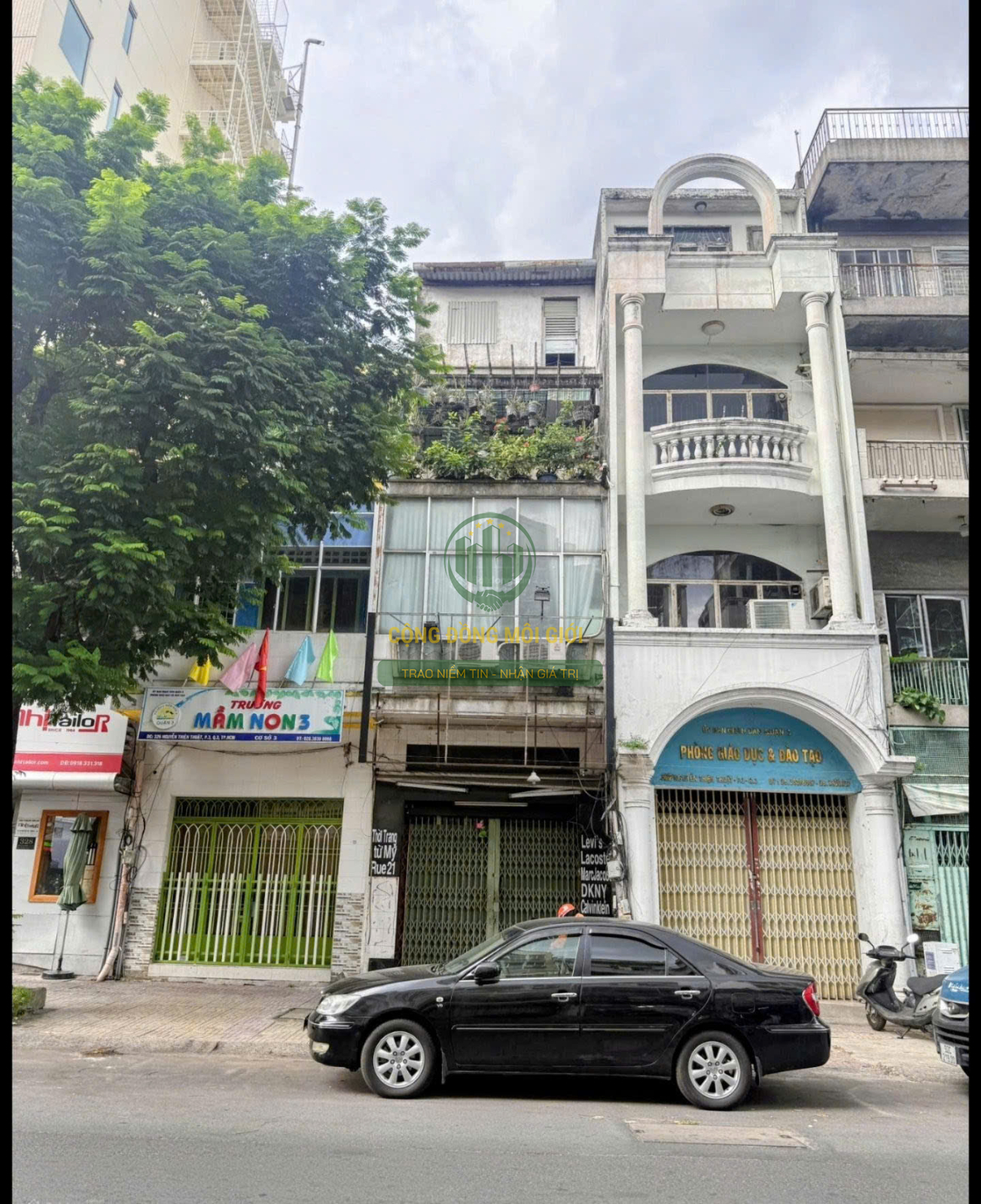 Bán nhà mặt tiền Nguyễn Thiện Thuật, Quận 3