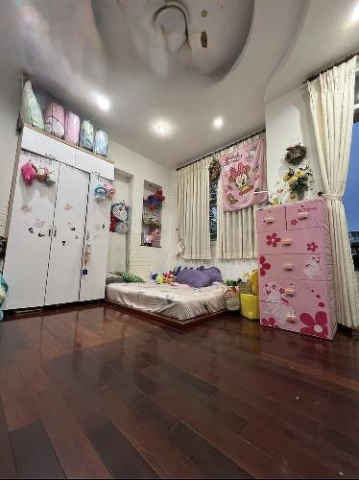 Bán nhà hẻm 149 Lê Thị Riêng, Quận 1