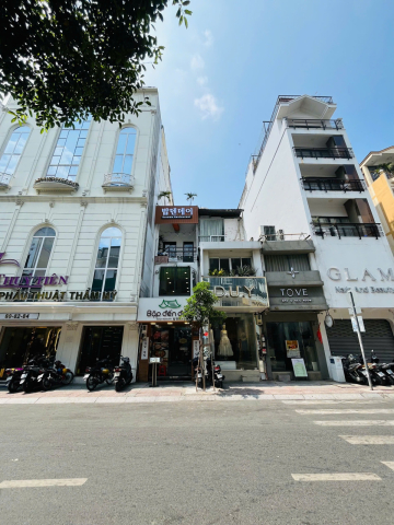 Bán nhà mặt tiền Lê Thị Riêng, Quận 1