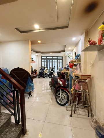 Bán nhà hẻm 152 Lý Chính Thắng, Quận 3
