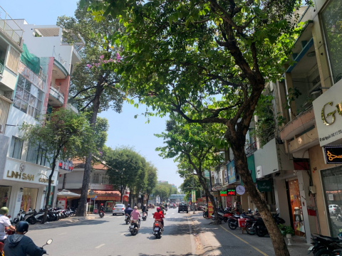 Bán nhà mặt tiền Nguyễn Trãi, Quận 5