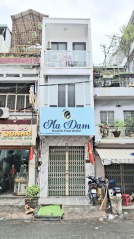 Bán nhà mặt tiền Cao Đạt, Quận 5