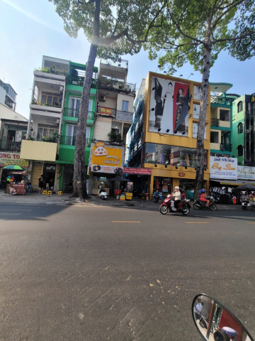 Bán nhà mặt tiền Nguyễn Trãi, Quận 5