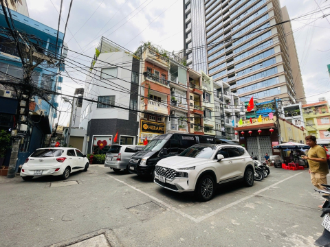 Bán nhà hẻm 18A Nguyễn Thị Minh Khai, Quận 1
