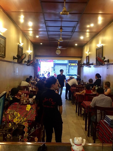 Bán nhà mặt tiền 242 Đề Thám, Quận 1