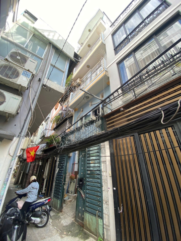 Bán nhà hẻm 18 Trần Quang Diệu, Quận 3