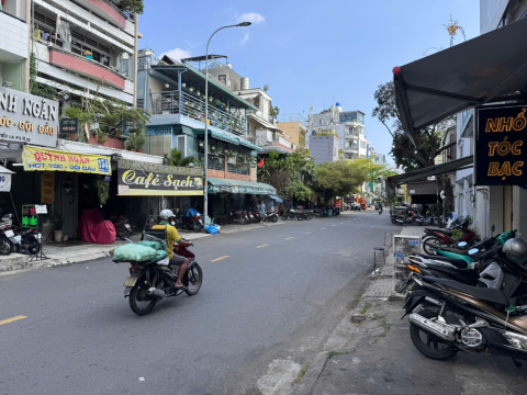Bán nhà mặt tiền Nguyễn Tiểu La, Quận 10