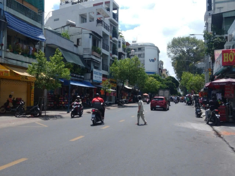 Bán nhà mặt tiền Cao Thắng, Quận 10