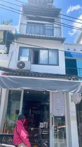 Bán nhà mặt tiền Nguyễn Đình Chính, Phú Nhuận