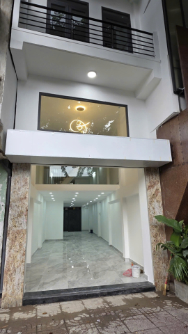 Bán nhà mặt tiền Phạm Văn Đồng, Gò Vấp