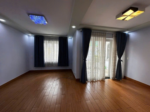 Bán nhà hẻm 1134 Cách Mạng Tháng Tám, Tân Bình