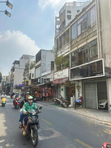 Bán nhà mặt tiền Nguyễn Trọng Tuyển, Tân Bình