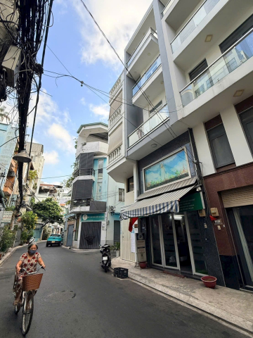 Bán nhà mặt tiền Nguyễn Thanh Tuyền, Tân Bình