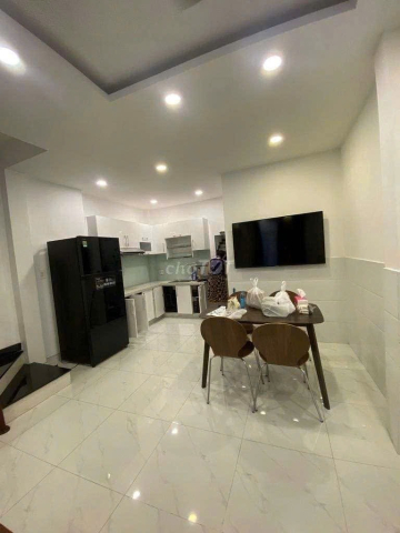 Bán nhà mặt tiền Nguyễn Trọng Tuyển, Tân Bình