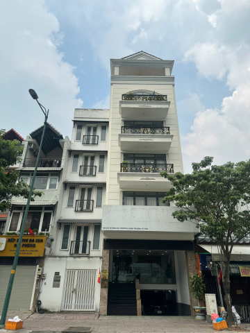 Bán nhà mặt tiền Hồng Hà, Tân Bình