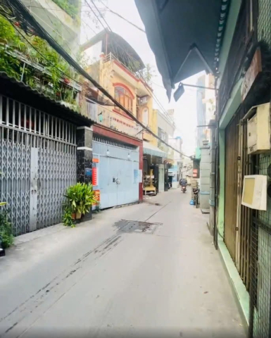Bán nhà hẻm 686 Cách Mạng Tháng Tám, Tân Bình