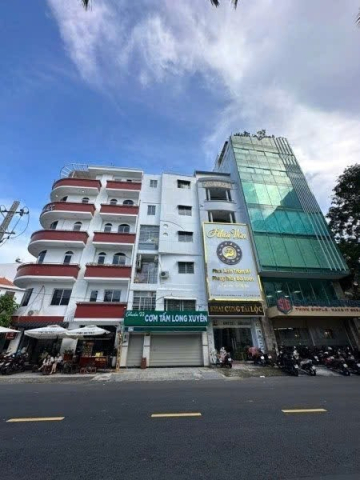Bán nhà mặt tiền Hoàng Việt, Tân Bình