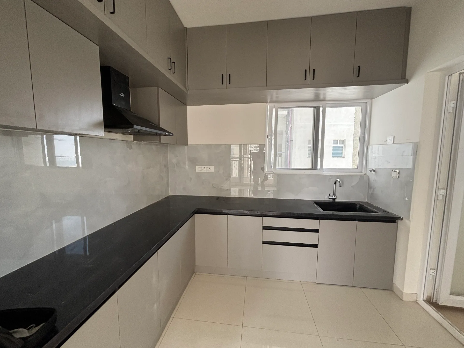 "2 BHK West-Facing Flat in for Rent in Godrej Park Retreat" - Image 2